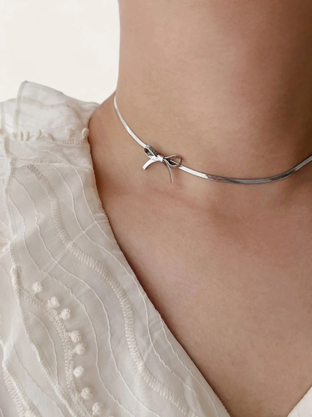 BOW FLAT CHAIN NECKLACE