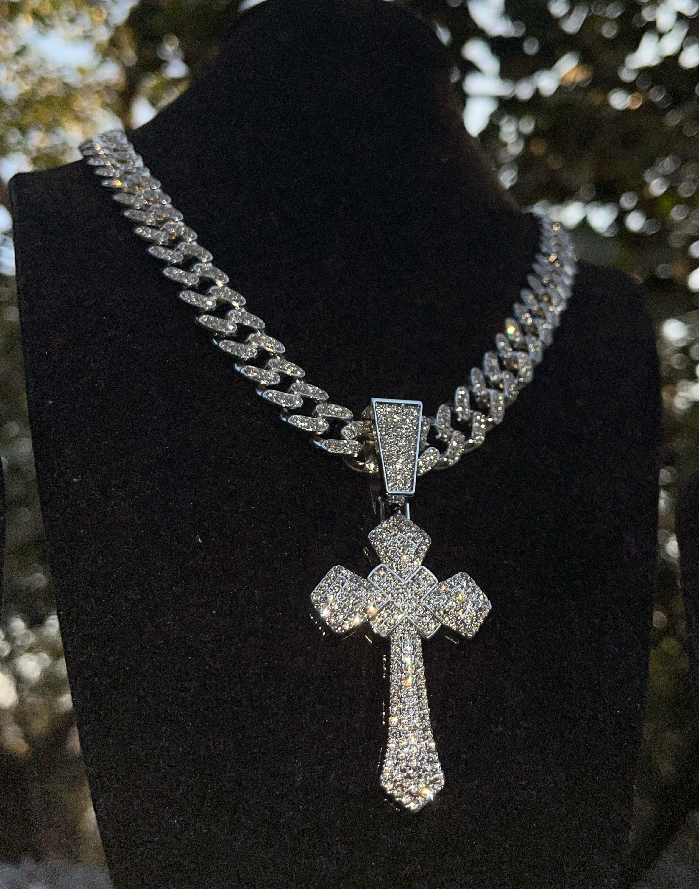 ICEDOUT BIG CROSS CHARM WITH CUBAN CHAIN NECKLACE