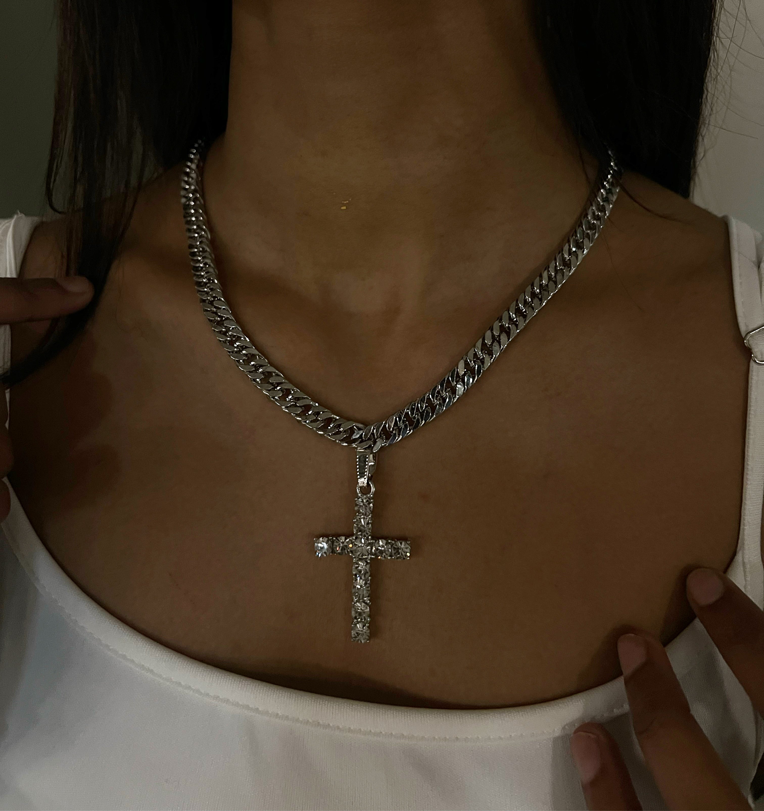 Unisex Cuban chain with cross pendant