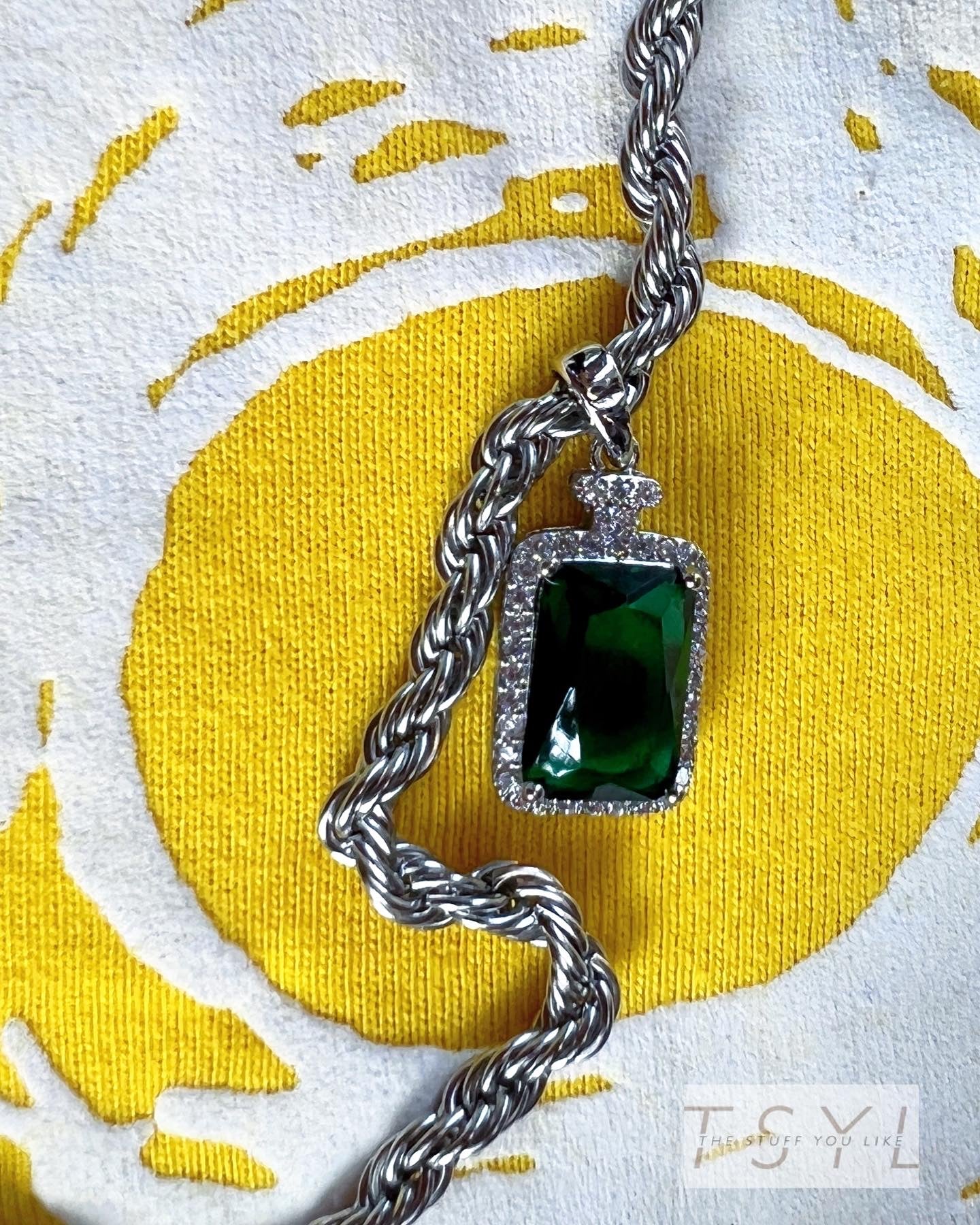 GREEN STONE ROPE NECKLACE