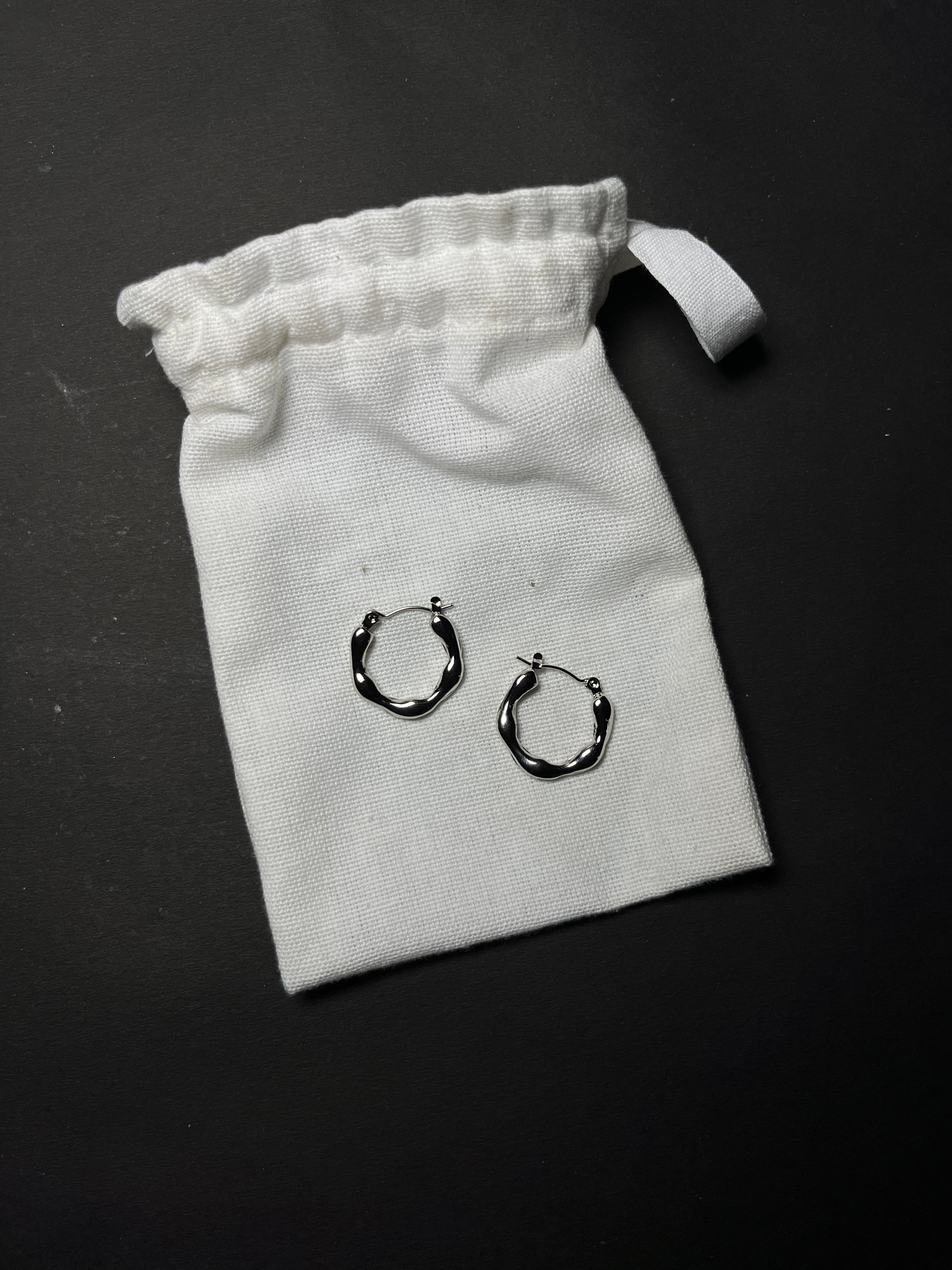 STAINLESS STEEL EARHOOP