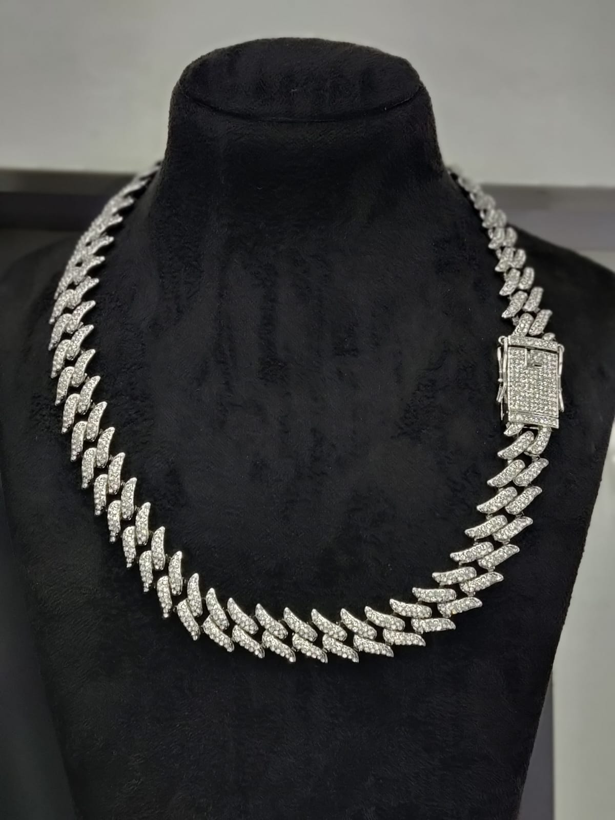 THRON ICEDOUT NECKLACE