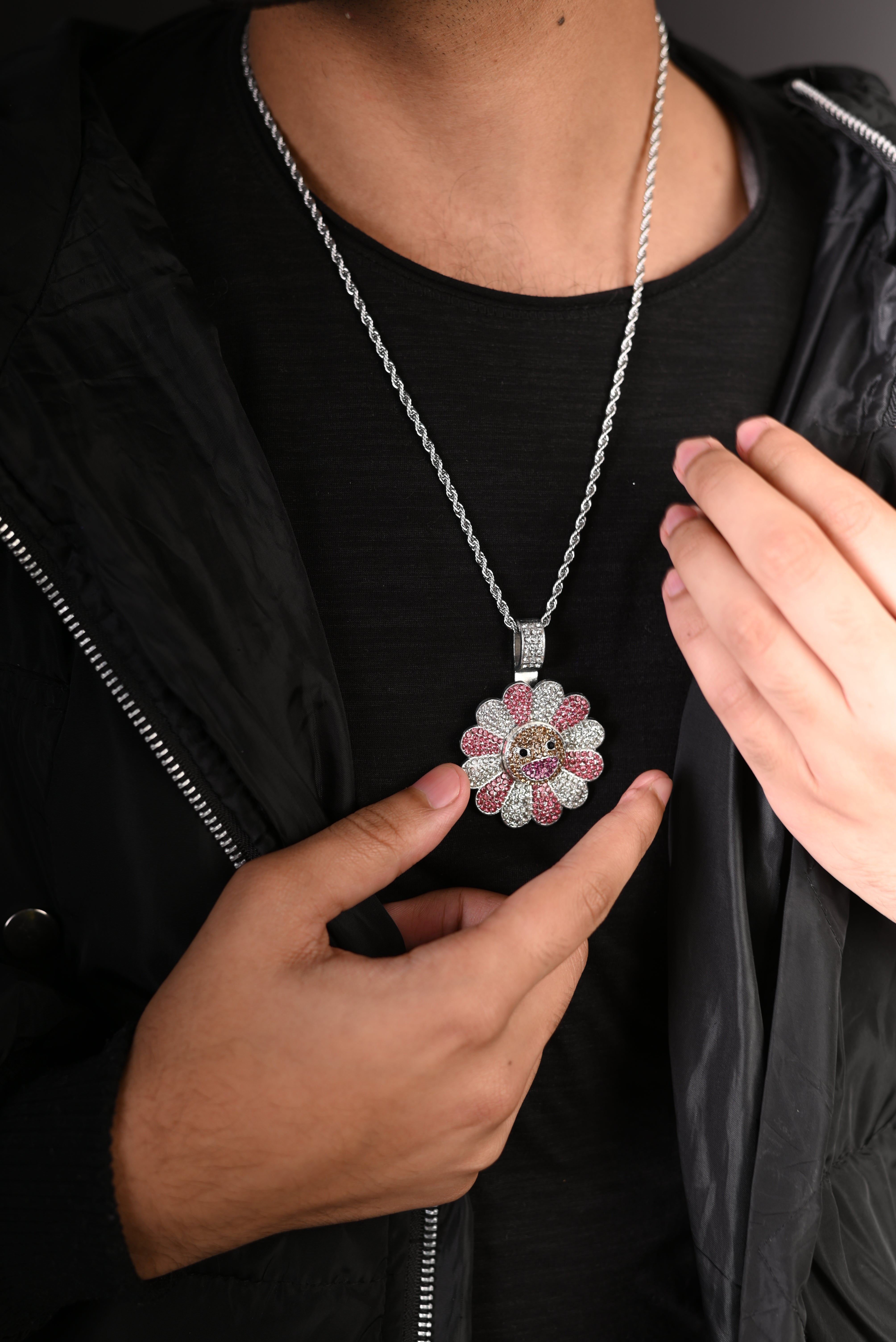 ICEDOUT FLOWER SPINNING NECKLACE PINK