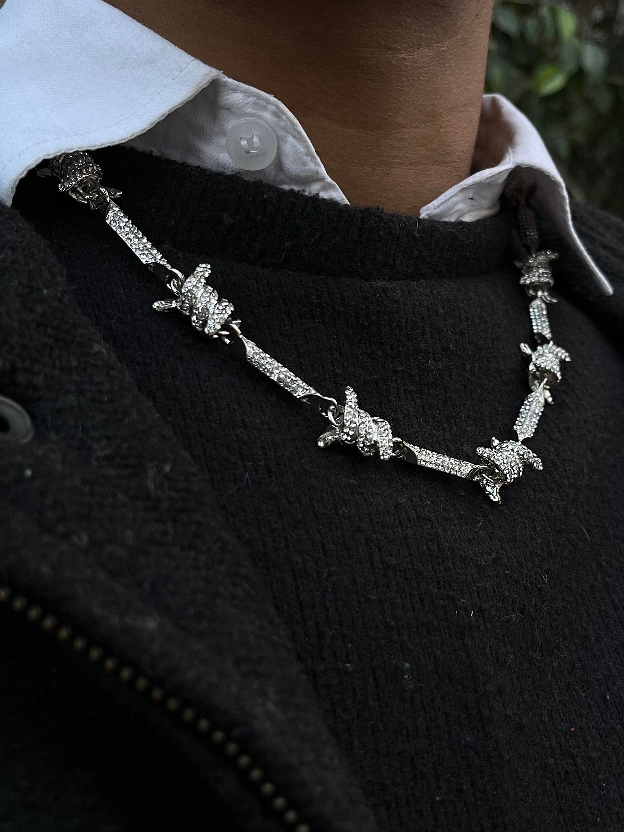 ICEDOUT BARBERD WIRE NECKLACE