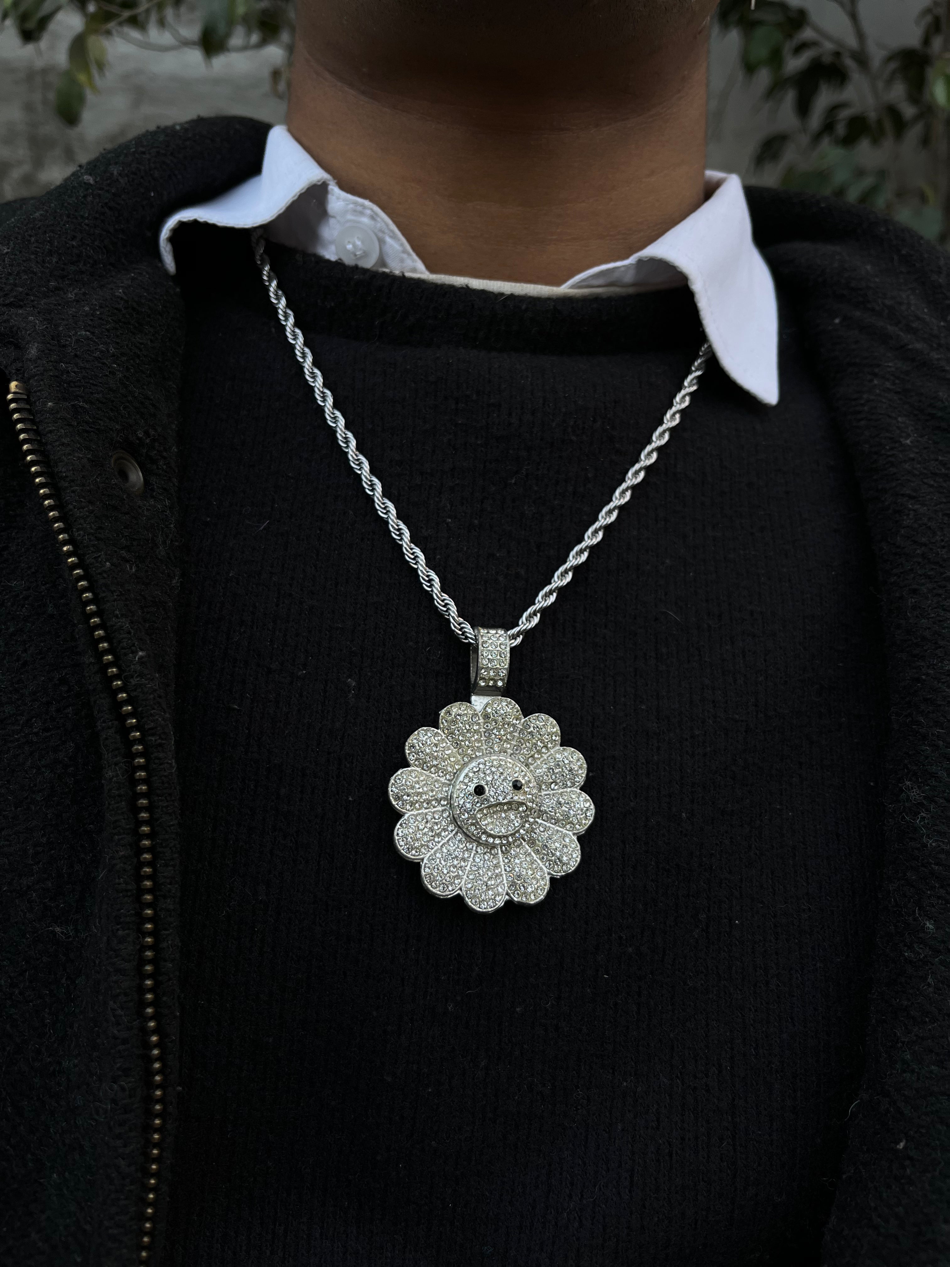 ICEDOUT FLOWER SPINNING NECKLACE SILVER