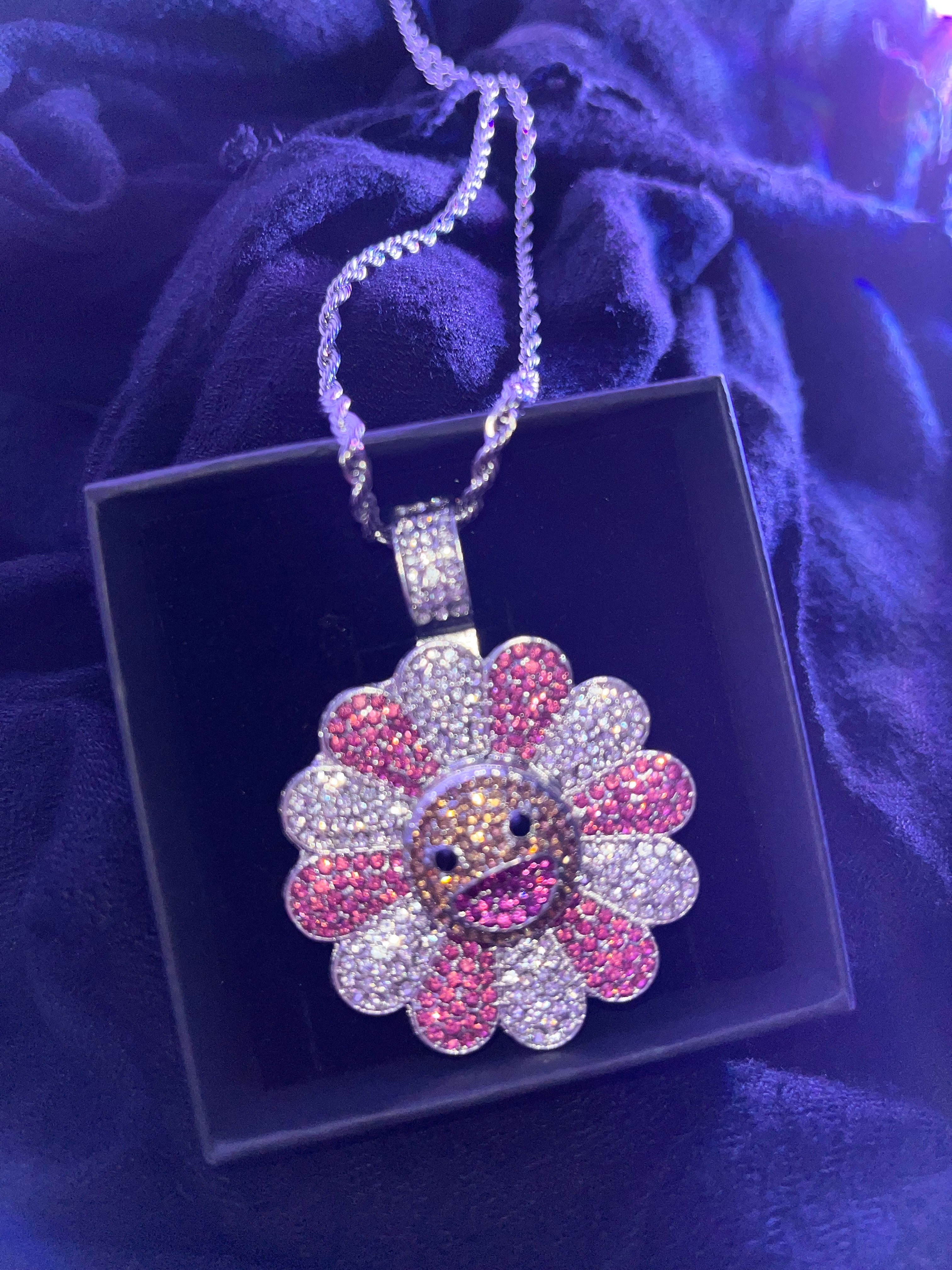 ICEDOUT FLOWER SPINNING NECKLACE PINK