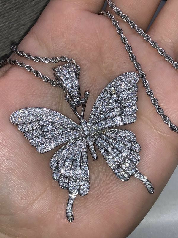 BIG BLINKING BUTTERFLY ROPE CHAIN NECKLACE