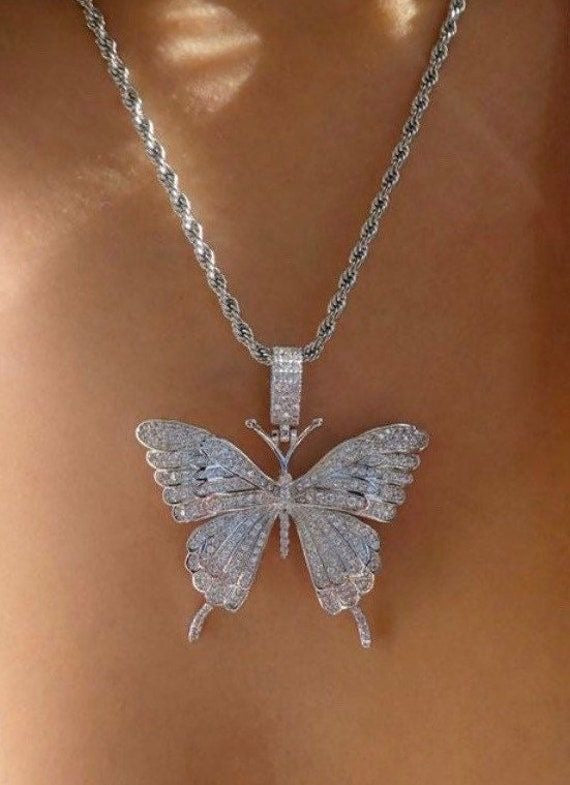 BIG BLINKING BUTTERFLY ROPE CHAIN NECKLACE