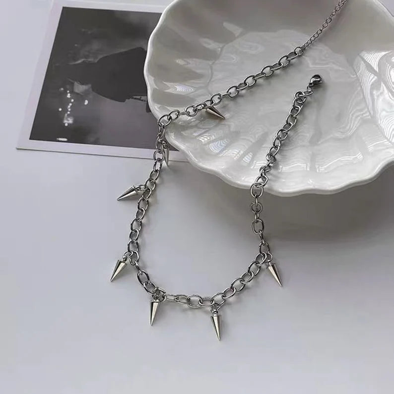 STAINLESS  STEEL SMALL SPIKE NECKLACE