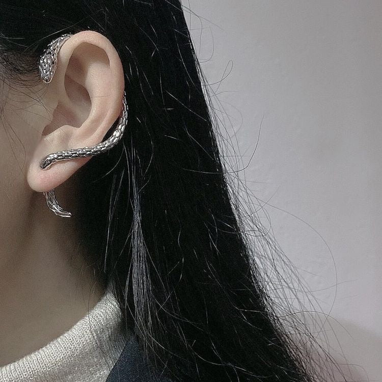 SILVER SNAKE EARCUFF